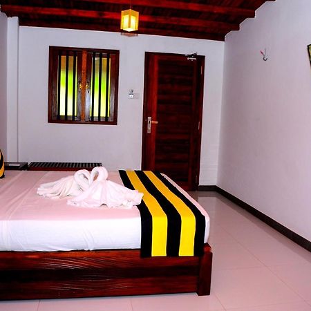 Happy Banana Hotel Unawatuna Exterior foto