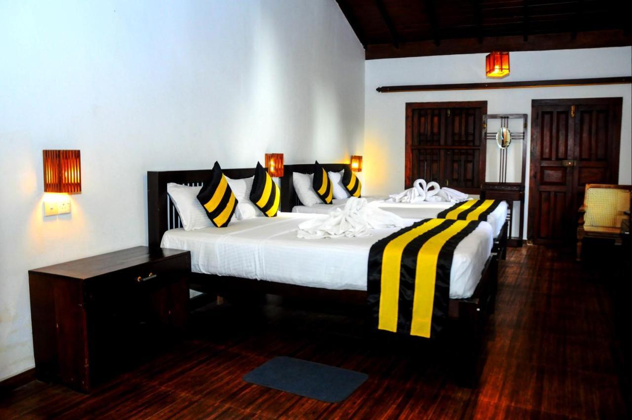 Happy Banana Hotel Unawatuna Exterior foto