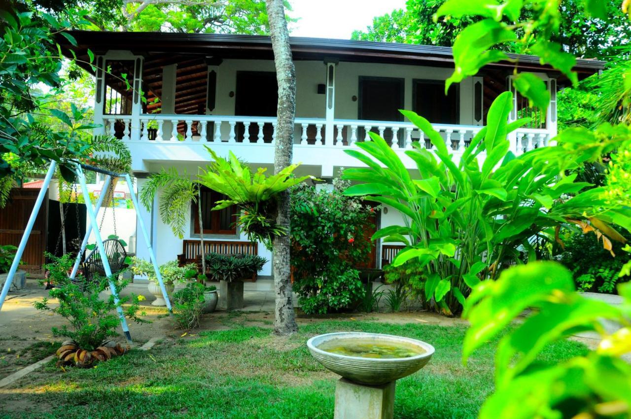 Happy Banana Hotel Unawatuna Exterior foto